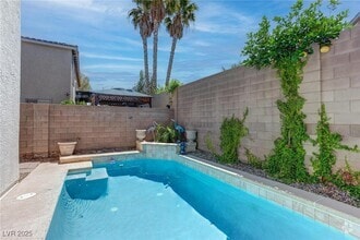 Building Photo - 875 Chaste Ct