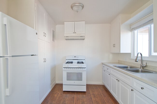 Building Photo - 1804 Esplanade