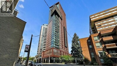 Building Photo - 32 Davenport Rd