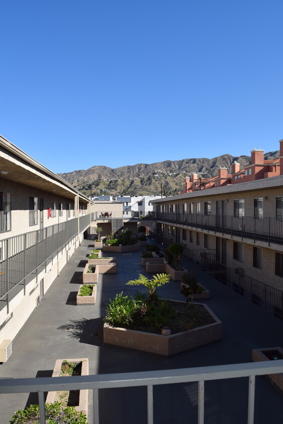 Garden Courtyard with Mountain Views - 1600 N San Fernando Blvd