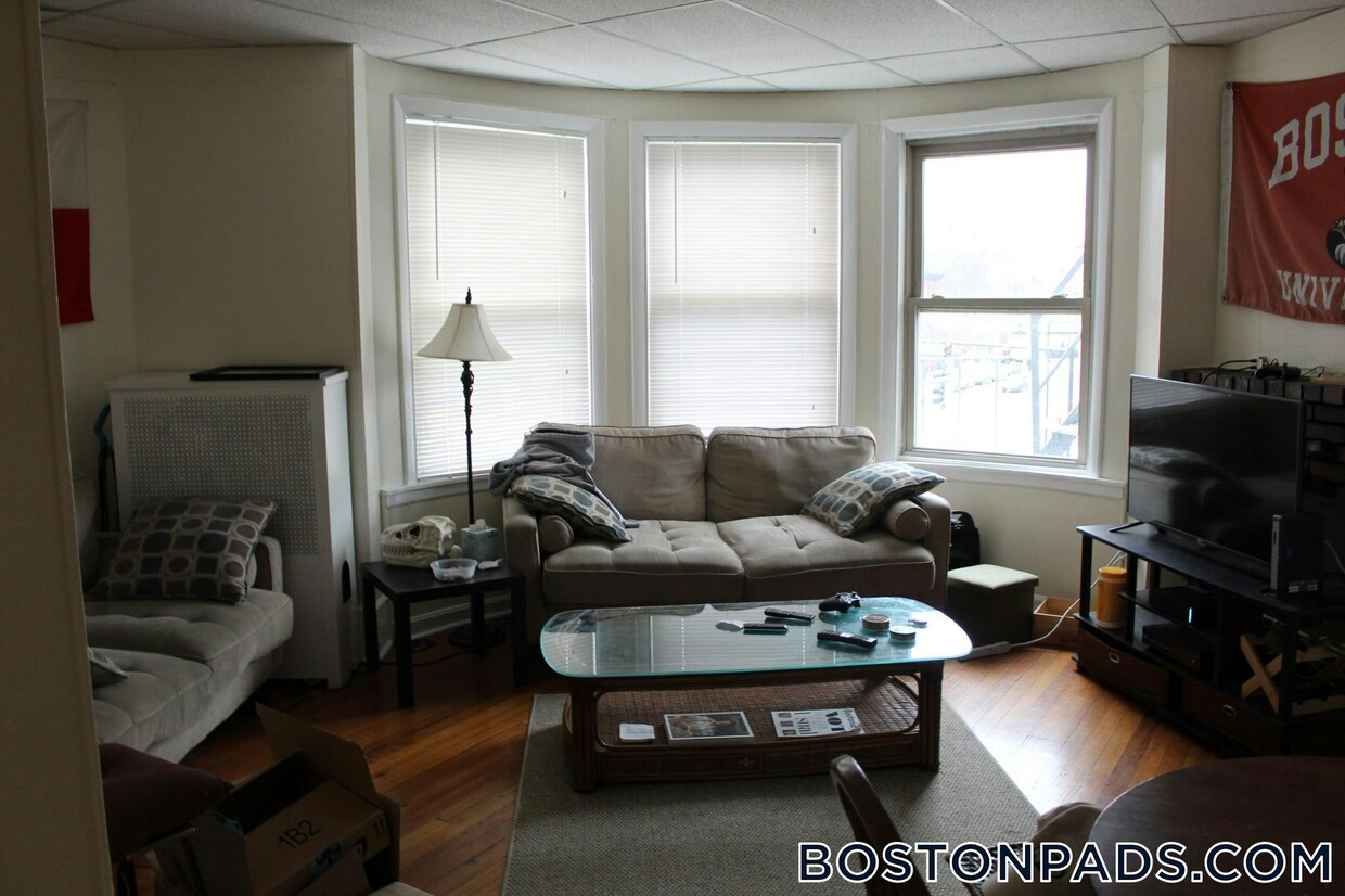 Foto principal - 879 Beacon St