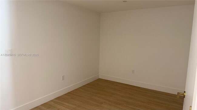 Foto del edificio - 90 NE 32nd St