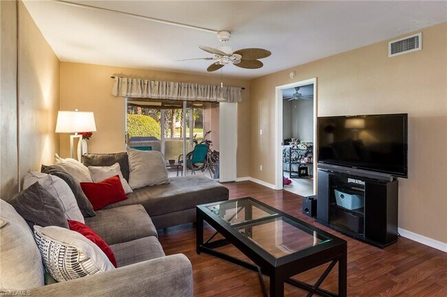 Building Photo - 28200 Pine Haven Way