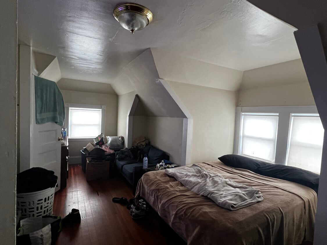 Foto principal - 28 Trident Ave