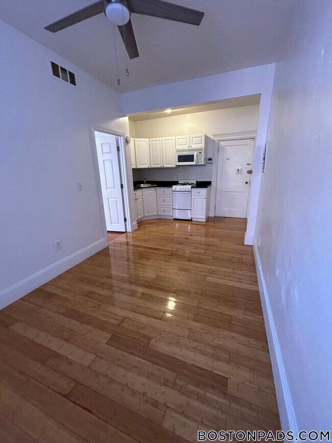 Foto del edificio - 64 Hemenway St