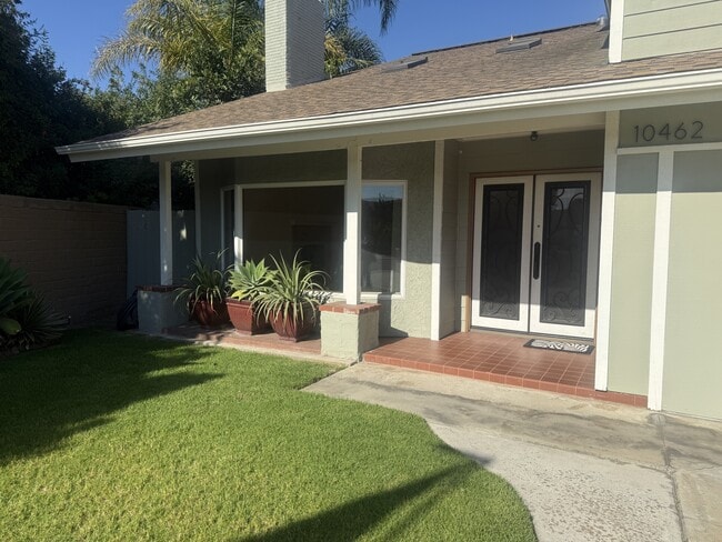 Photo - 10462 Sierra Cir (Los Alamitos, CA) House