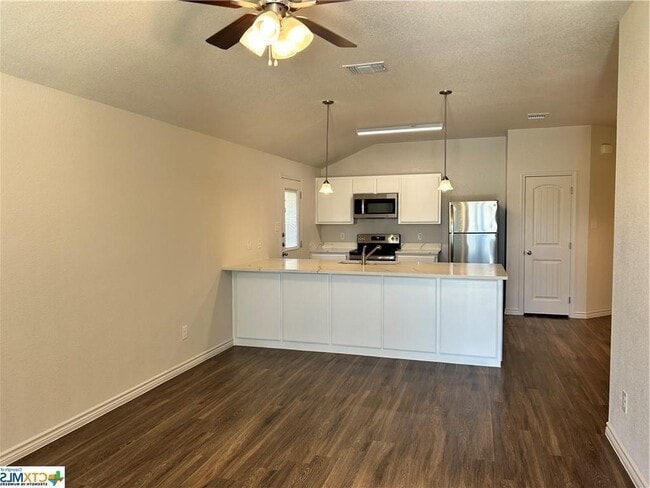 Building Photo - 205 Dolphin Dr