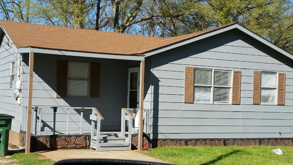 2003 Bledsoe St, Marshall, TX 75670 House Rental in Marshall, TX