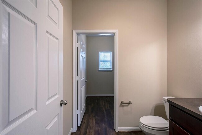 Foto del edificio - 8142 Cabot St