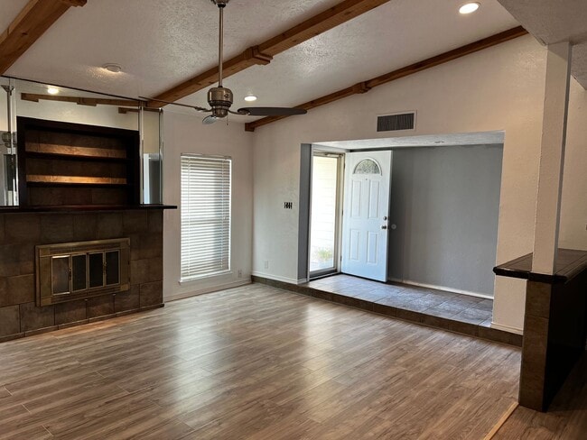 Photo - Peters Colony House