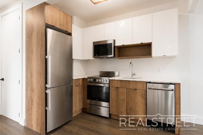 Building Photo - Lexington Avenue