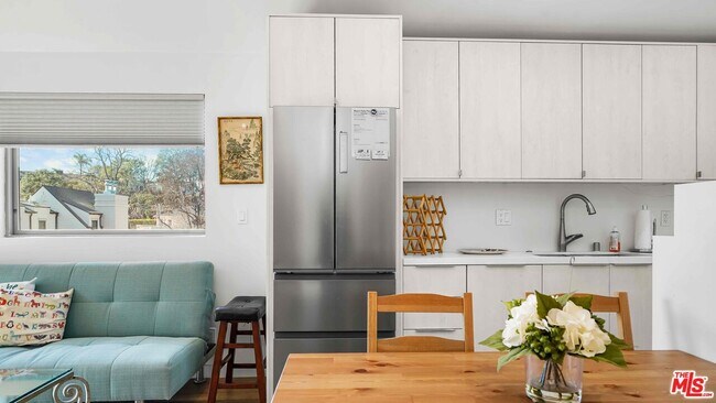 Foto del edificio - 116 S Glenroy Ave