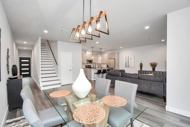 Foto del edificio - 3814 Lakewood Dr