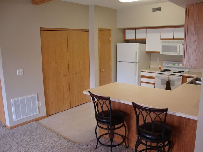Building Photo - 2825 Triple Crown Ln