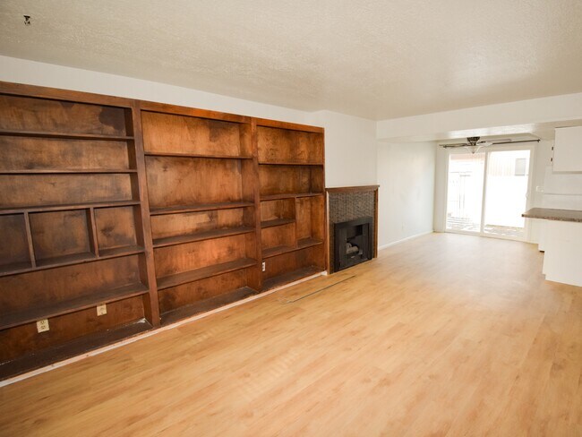 Foto del edificio - 1289 N 400 E