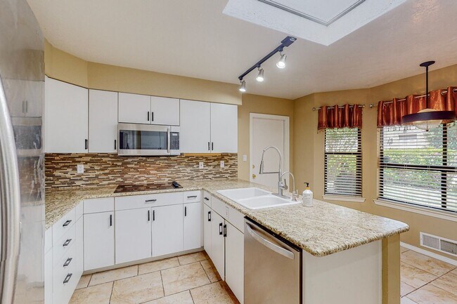 Foto del edificio - ACADEMY RIDGE 2 Bedroom Plus Office   2 Ba...