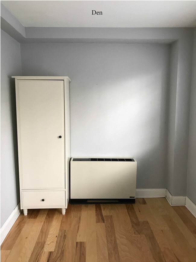 Foto del edificio - 4545 MacArthur Blvd NW