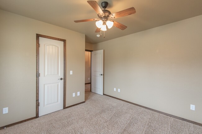 Building Photo - 701 Lindsey Ln