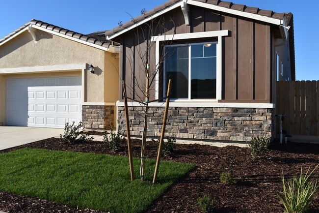 Building Photo - 823 Benina Ct