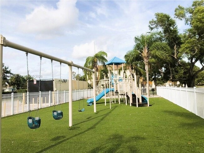 Foto del edificio - 4719 NW 9th Dr