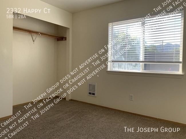 Building Photo - 2332 Happy Ct