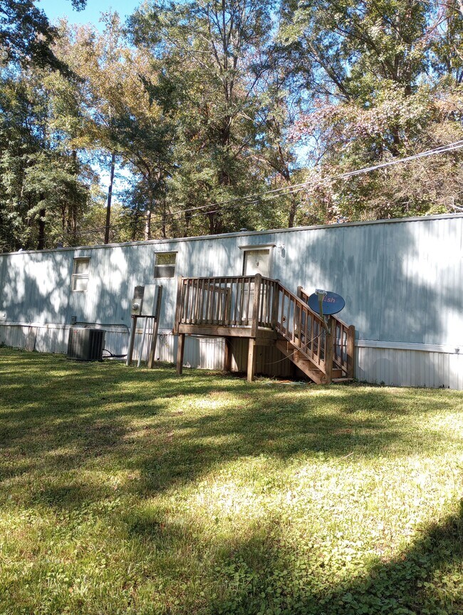 Foto del edificio - 261 Sleepy Hollow Rd