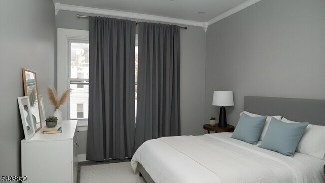 Foto del edificio - 65 Poe Ave