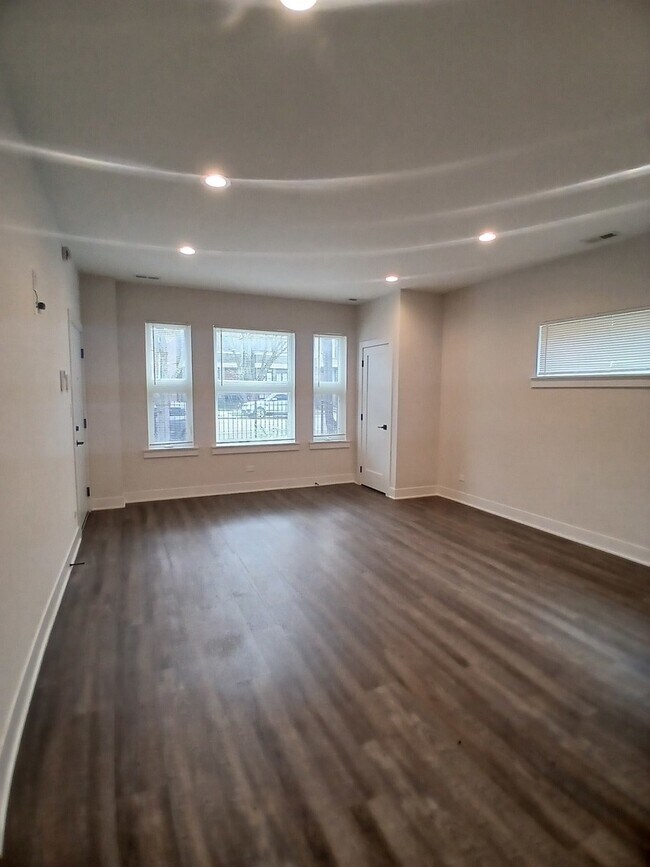 Foto del edificio - 4608 S Indiana Ave