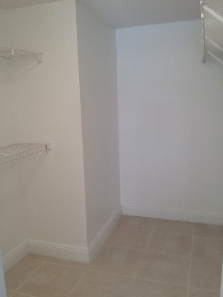 Foto del edificio - 410 S Park Rd