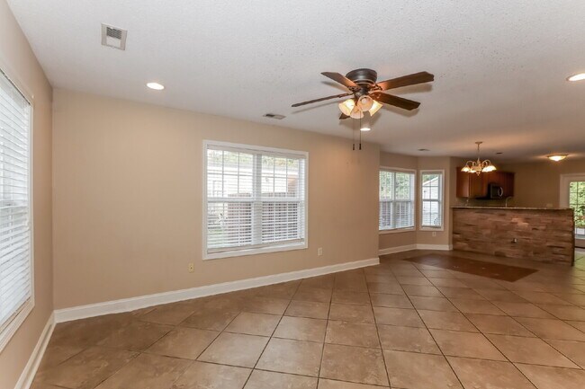 Foto del edificio - "Spacious 4-Bed, 3-Bath Haven in Myrtle Beach - Your Perfect Coastal Retreat!"