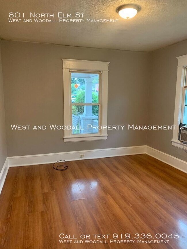 Foto del edificio - 801 N Elm St