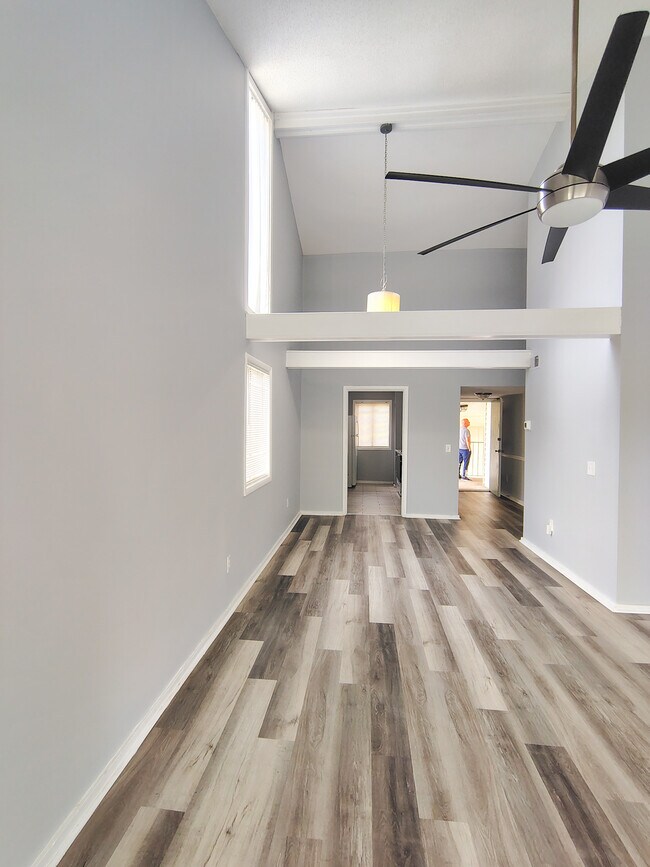 Foto del edificio - 1208 Bush River Rd