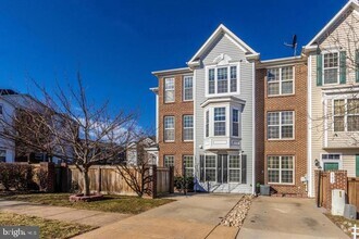 Building Photo - 100 Quail's Nest Way
