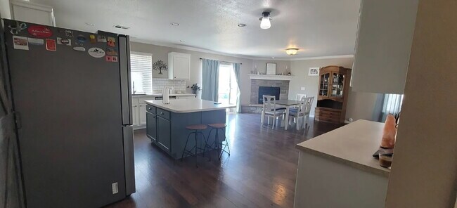 Foto del edificio - Spacious 3 Bed, 2.5 Bath home with Loft
