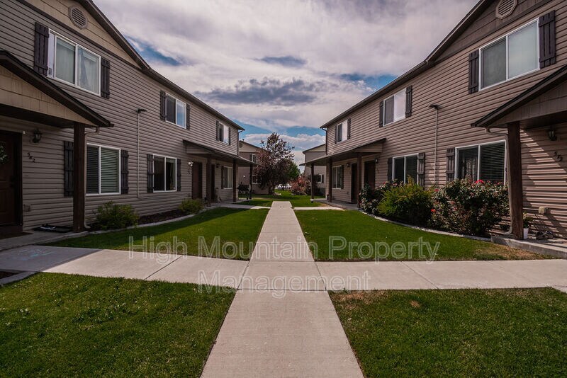 Primary Photo - 584 Sunflower Rd