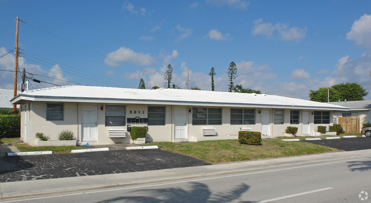 Foto principal - 5811 NE 18th Ave