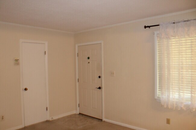Foto del edificio - 2701 Partridge Pl