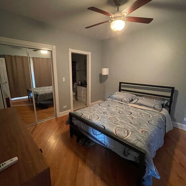 Foto del edificio - 5311 S Harper Ave