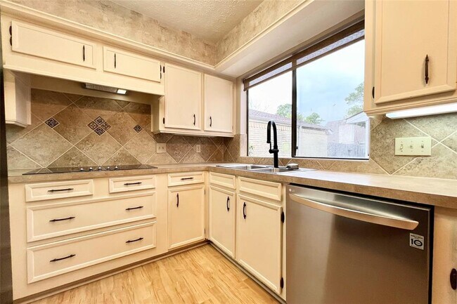 Foto del edificio - 11954 Brook Meadows Ln