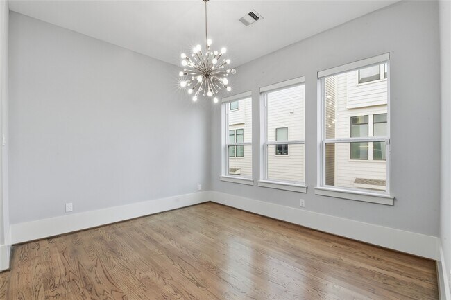 Building Photo - 1716 Ovid St