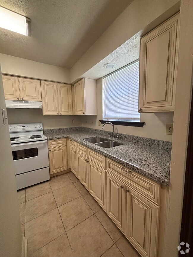 Building Photo - 4220 Lac Couture Dr
