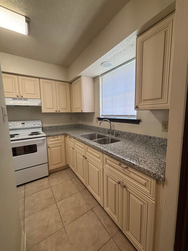 Foto principal - 4220 Lac Couture Dr
