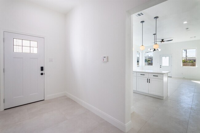 Foto del edificio - 4008 Bennington St