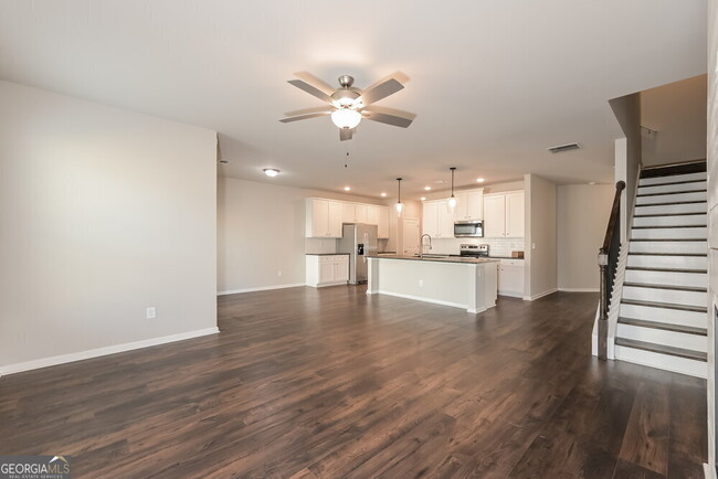 Building Photo - 1015 Smoky Mountain Springs Ln
