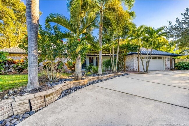 Foto del edificio - 7 Oakwood Dr