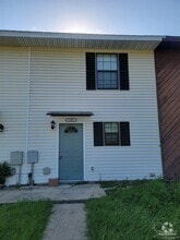 Building Photo - 8103 Stonebrook Dr