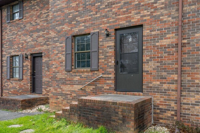 Foto del edificio - 182 Hart Lane #2, Elizabethton, TN 37643