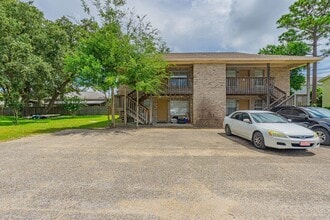Building Photo - 915 Canopy Ln