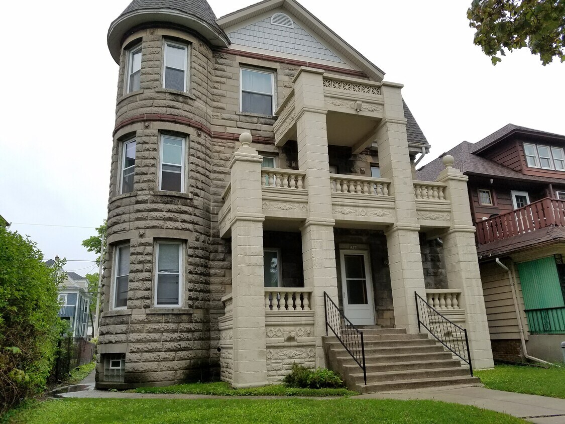 2964 N Maryland Ave Unit 2964A, Milwaukee, WI 53211 2964 N Maryland