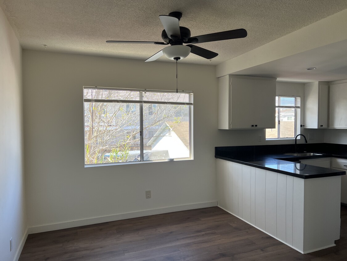 Dining room - 2016 Ruhland Ave